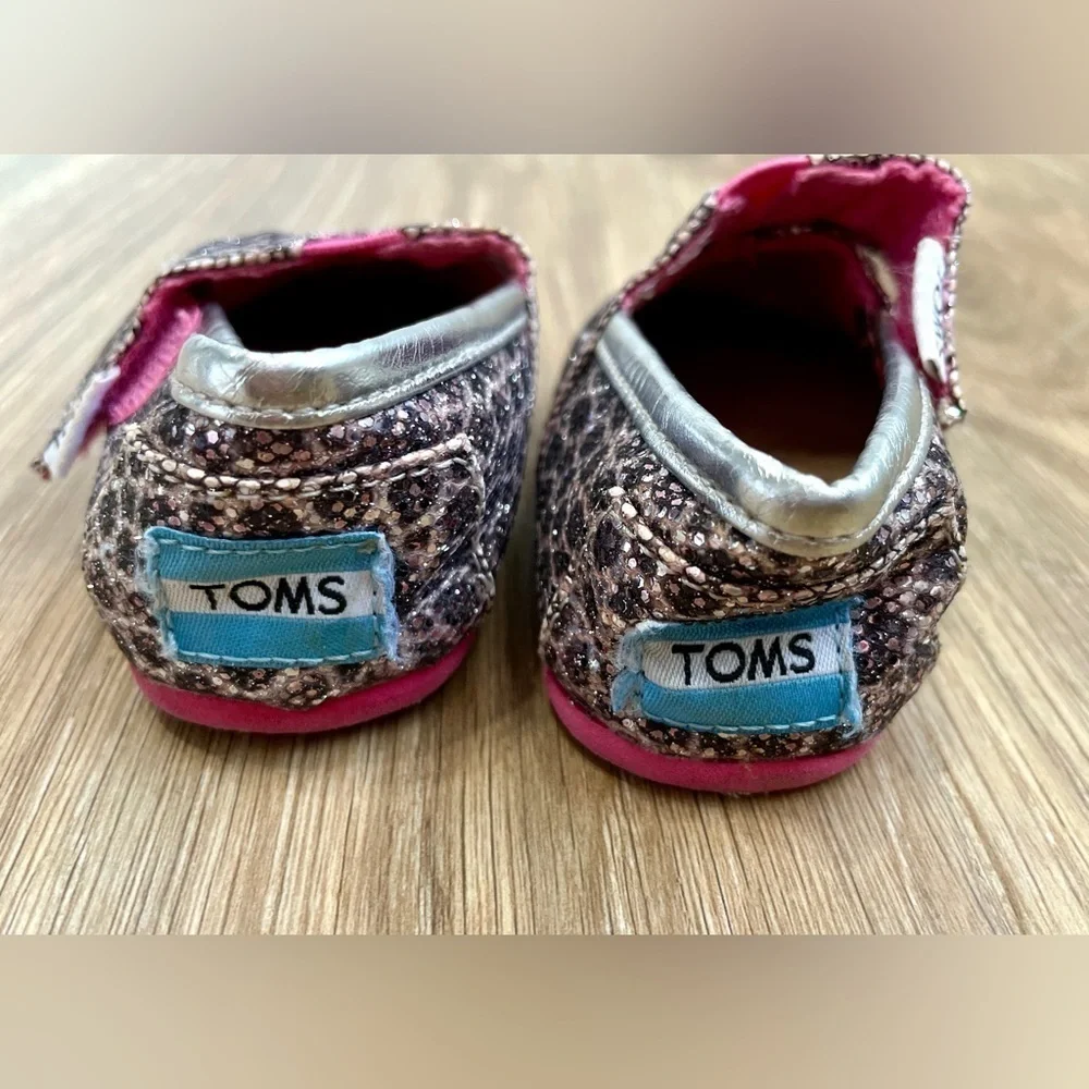 TOMS Baby Girls Glitter Slip-On Shoes Pink Silver Leopard Size 4T